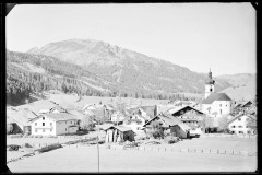 Tannheim Ortsansicht, Zentrum mit Kirche und Wohnhäusern