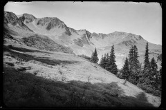 Schwarzwasserhütte 1651 m., mit Hoch Ifen 2232 m.