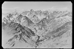 Aussicht von der Kanzelwandbahn 1100 - 2000 m., auf Kleinwalsertal Bergpanorama