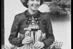 Trachtengruppe Riezlern	Hedwig Stanislaus (geb. Elsässer), Zeit: 1930 - 1950 (?), Trachtengruppe Riezlern