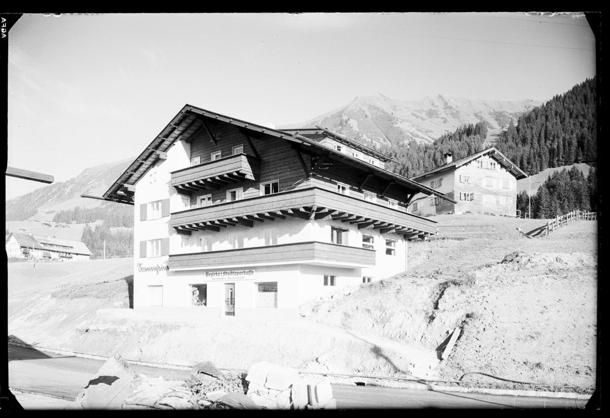 Bezirks-Stadtsparkasse Sonthofen-Immenstadt im Sonnenheim, Aufnahme von Karl Max Kessler