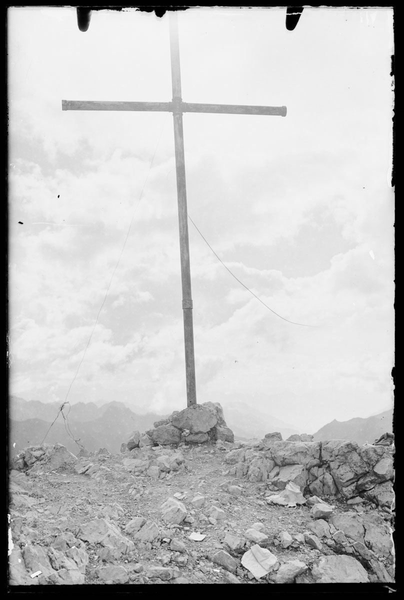 KMK-0948