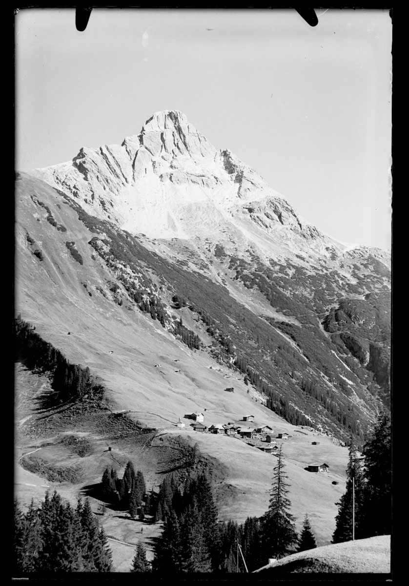 KMK-1900